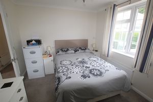MAIN BEDROOM - click for photo gallery